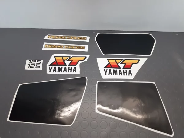 Set Patacchini/ scritte Yamaha XT 125 (12V) anno 1990
