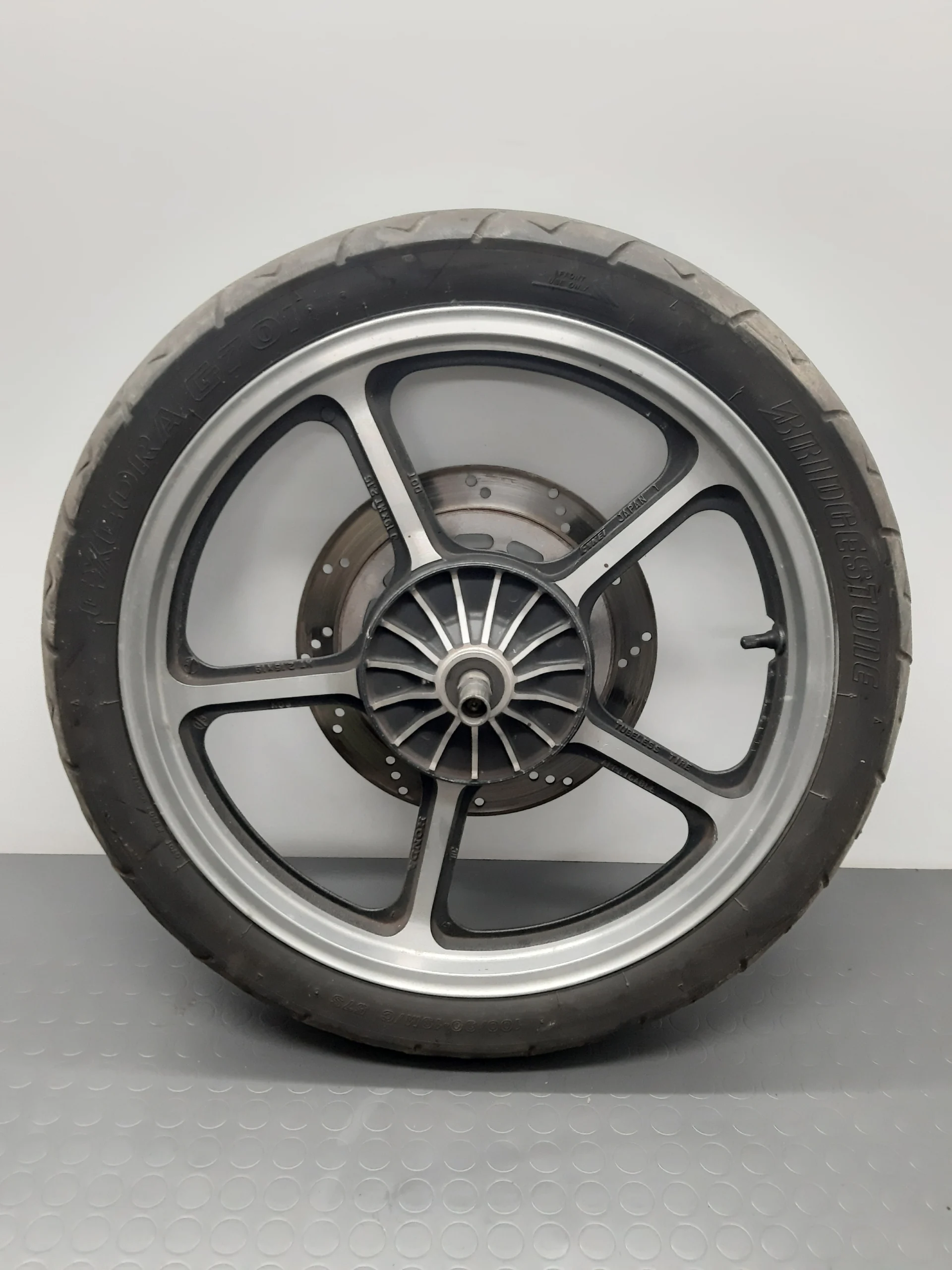 Front wheel Honda VT 750 (RC29) Yr.
1987 - Image 2