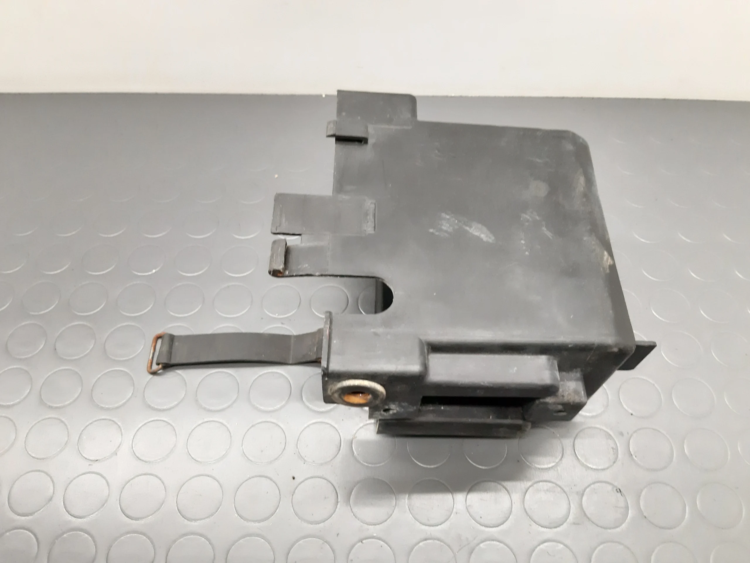 Battery box Yamaha FZR 1000 (3CB) Yr. 1988 - Image 2
