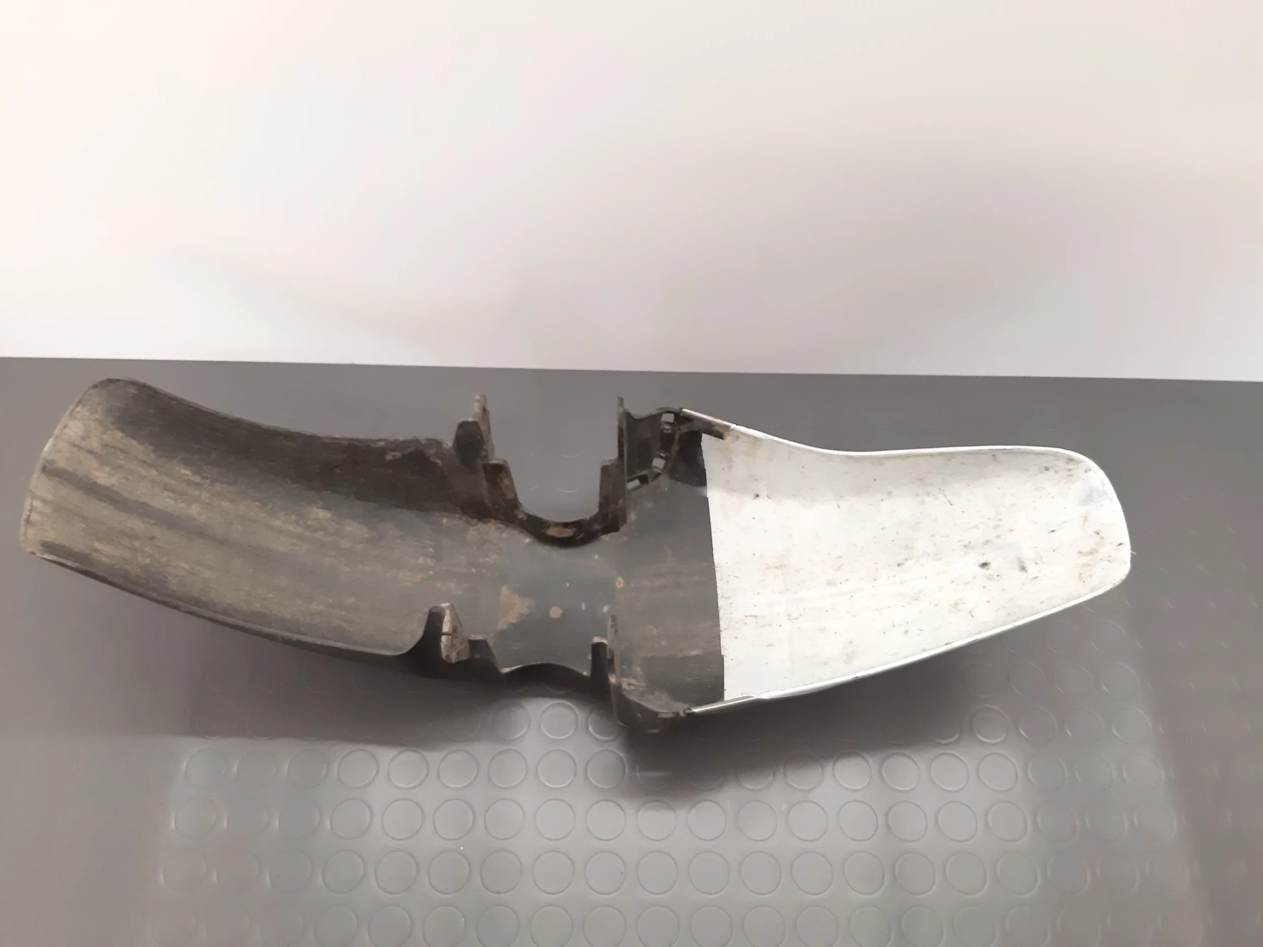 Kotflügel vorne Honda XRV 750 RD04 1990-92 – Bild 3