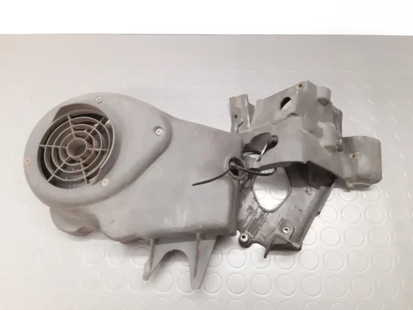 Protection de cylindre/cache roue de ventilateur Vespa ET4 125 année 1996-99