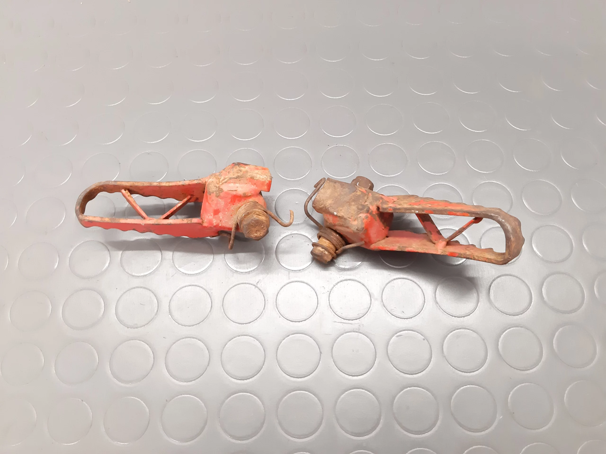 Footrests KTM GS 125 KCH (502) year 1987-89 - Image 2