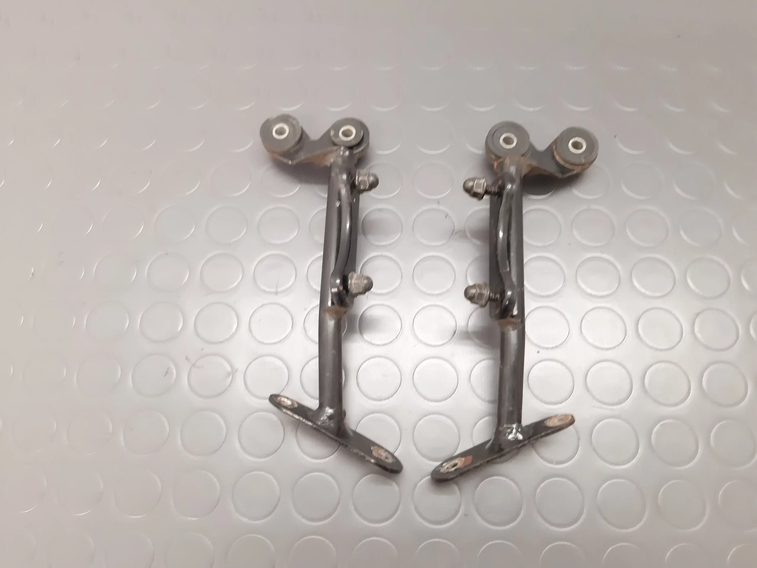 Lamp mask mounting Kawasaki GPZ 750 (ZX750A) 1982-83