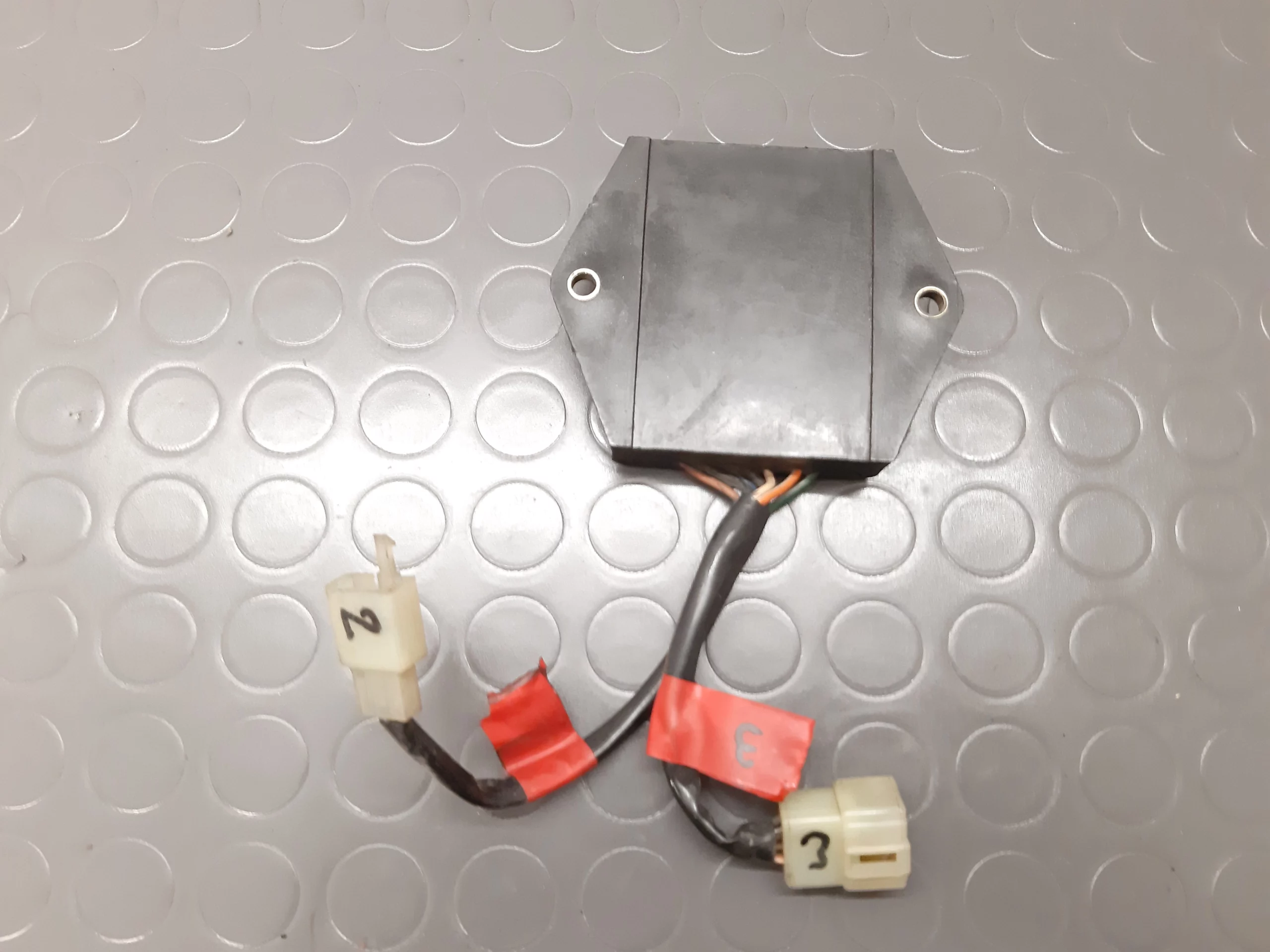 CDI (KOKUSAN 301225 2017) Suzuki GS 500 E (GM51A) année 1988-95 – Image 3