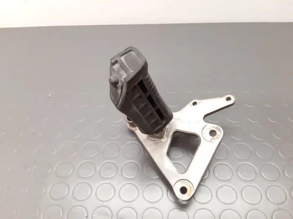 Poggiapiedi destro Suzuki GS 500 E (GM51A) 1988-95 - immagine 2