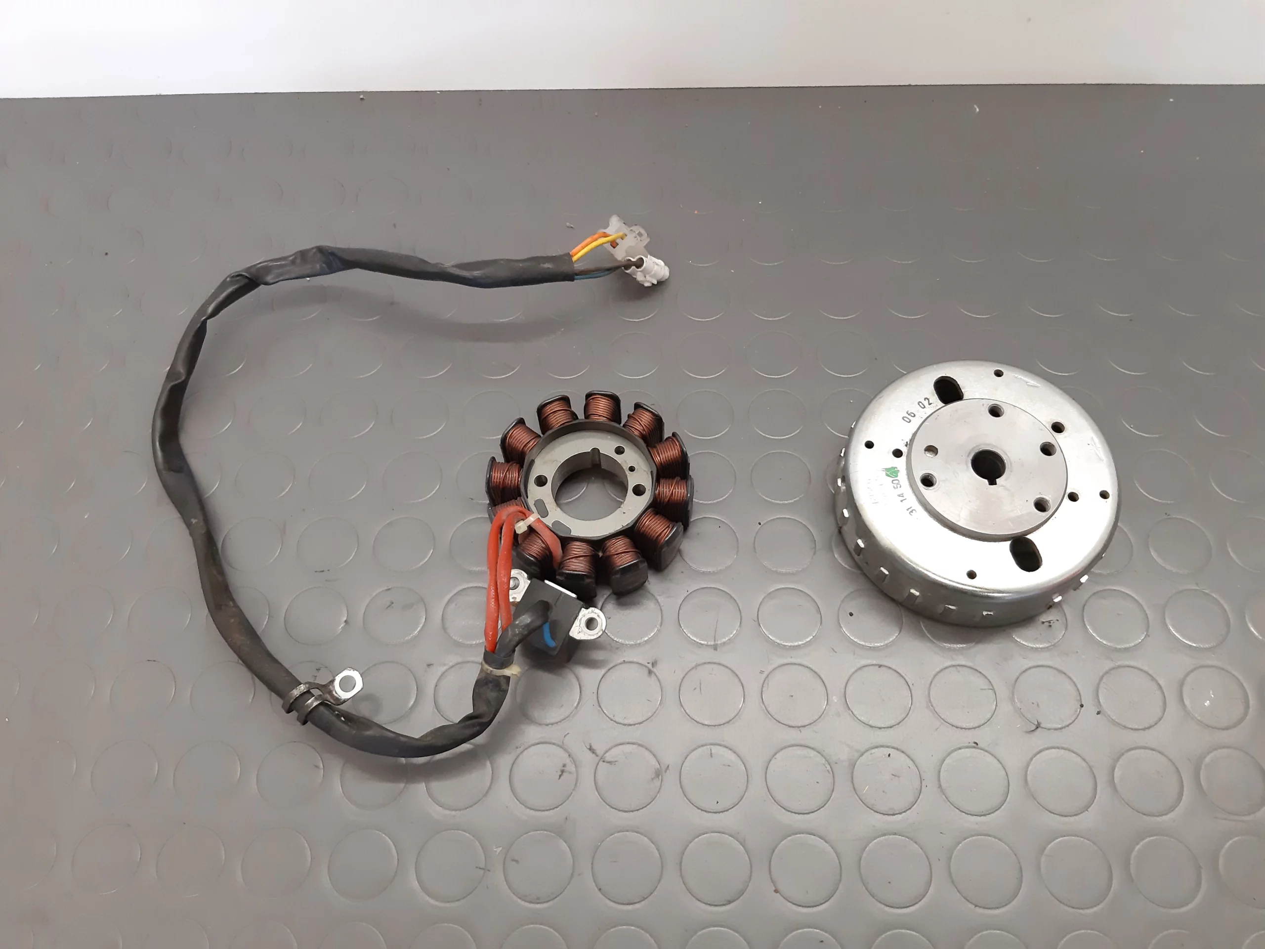 Alternateur Aprilia SR 50 GP1 DI-Tech (ZD4RLB) année 2001-2003 – Image 2