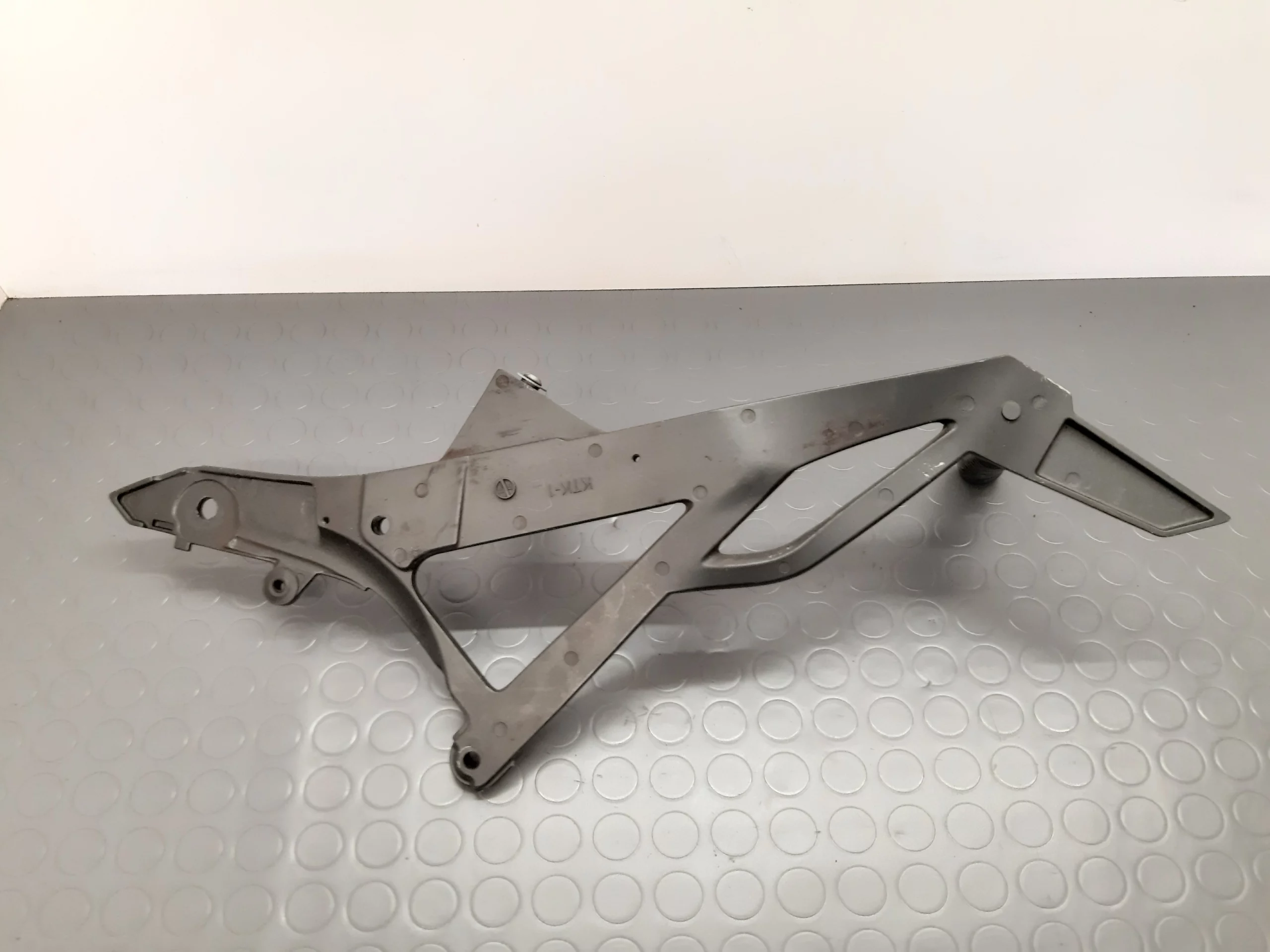 Footrests left Kawasaki ER-6N 650 year 2006- 2011 - Image 3