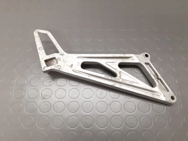 Fussrasten Befestigung (35011-1557) Kawasaki KLE 500 Jg. ab 1991 – Bild 2