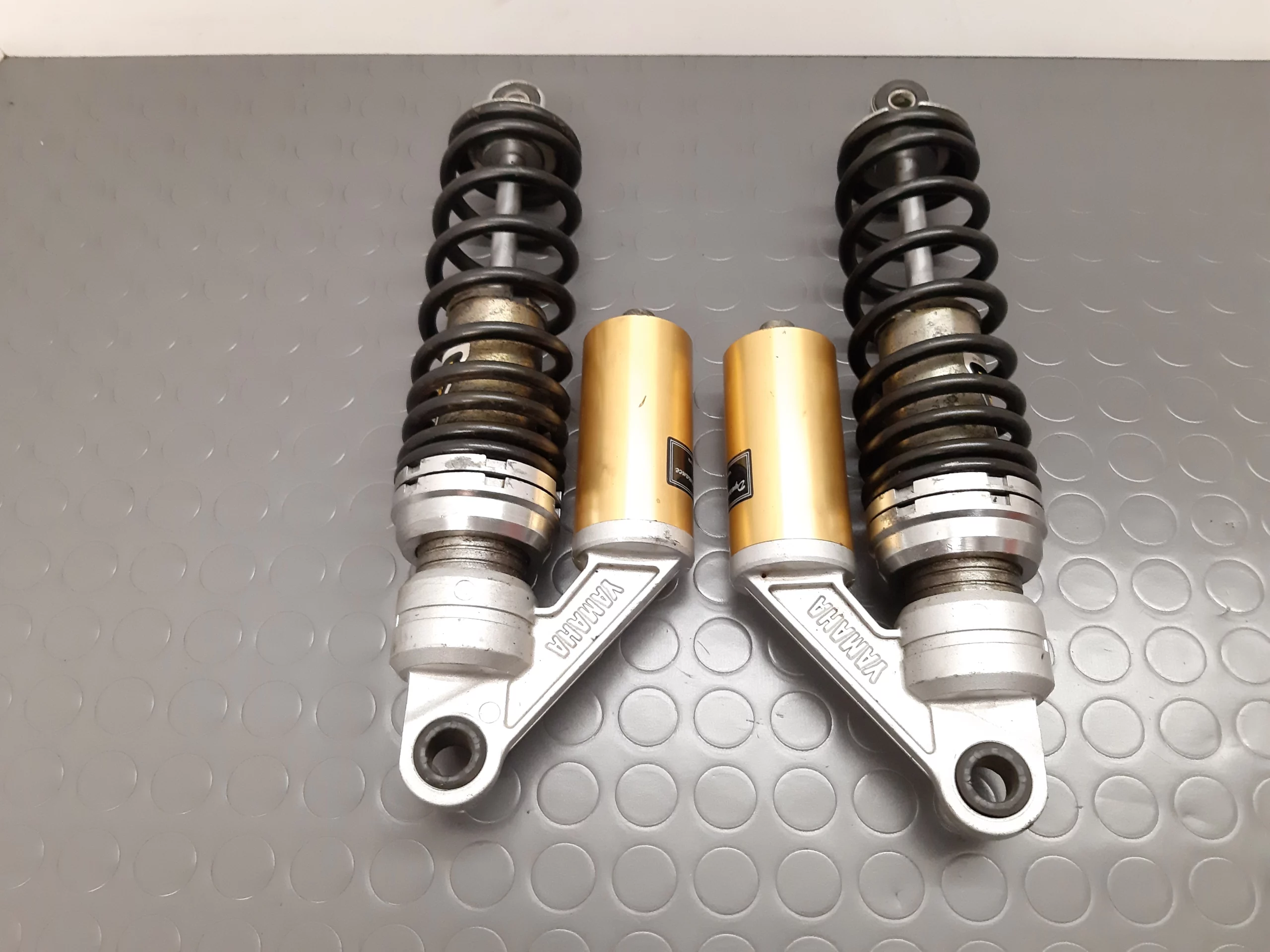 Ammortizzatore Yamaha FJ 1100 (47E) anno 1984-85 - immagine 2