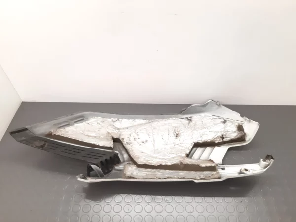 Rivestimento laterale destro Yamaha XC 125 BELUGA anno 1990-98 - immagine 2