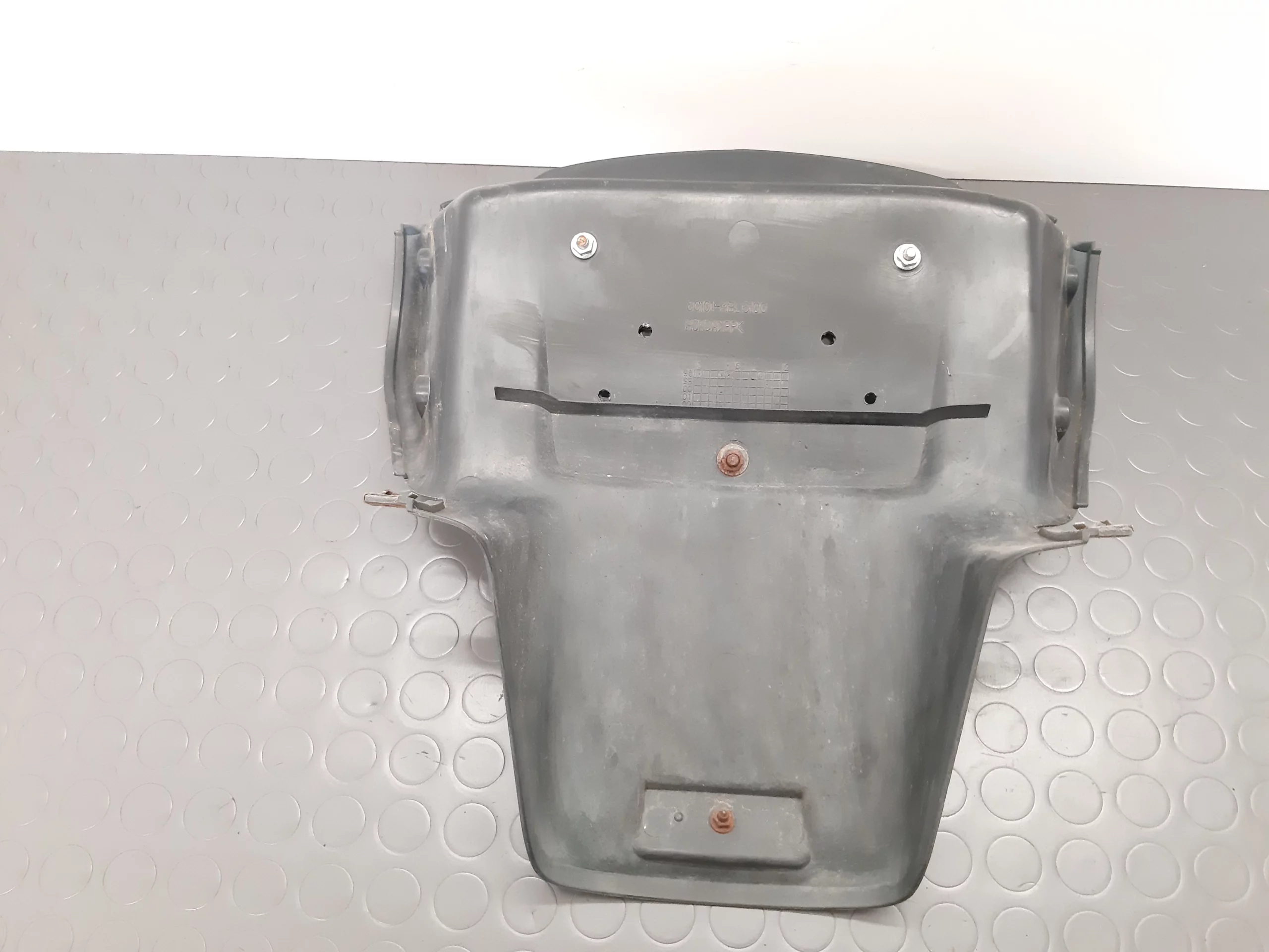Protection anti-éclaboussures arrière (80101-MBL6100) Honda NT 650 DEAUVILLE (RC47) année 1998-2005 – Image 2