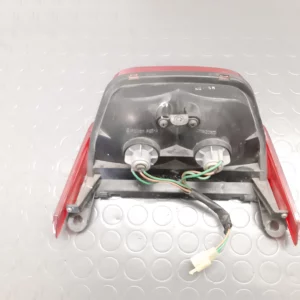 Feu arrière Honda VFR 750 F (RC24) année 1985-89 – Image 2