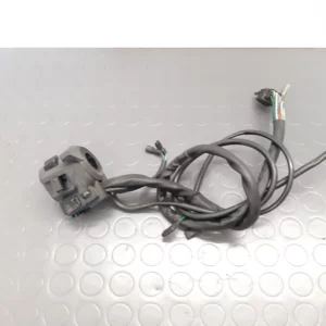 Interruttore Honda VFR 750 F (RC24) anno 1985-89 - immagine 2