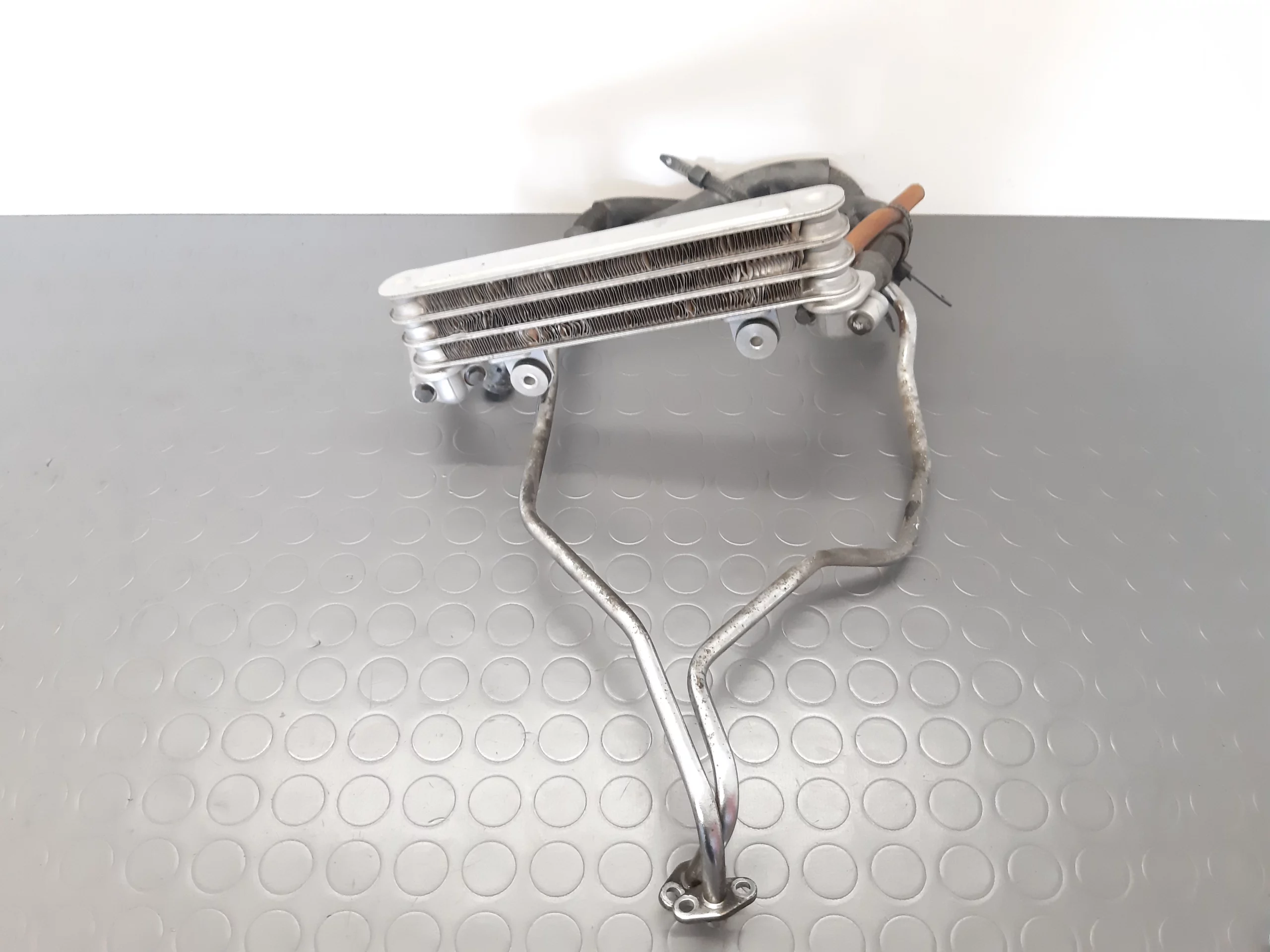 Refroidisseur d'huile avec tuyau Honda VFR 750 F (RC24) année 1985-89 – Image 2
