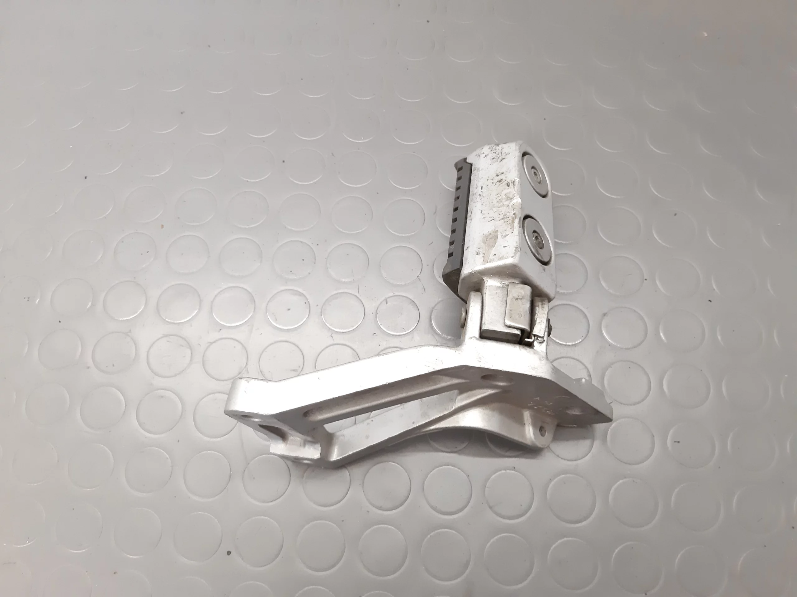 Fussrasten hinten links Kawasaki GTR 1000 Jg. 1986-94 – Bild 2