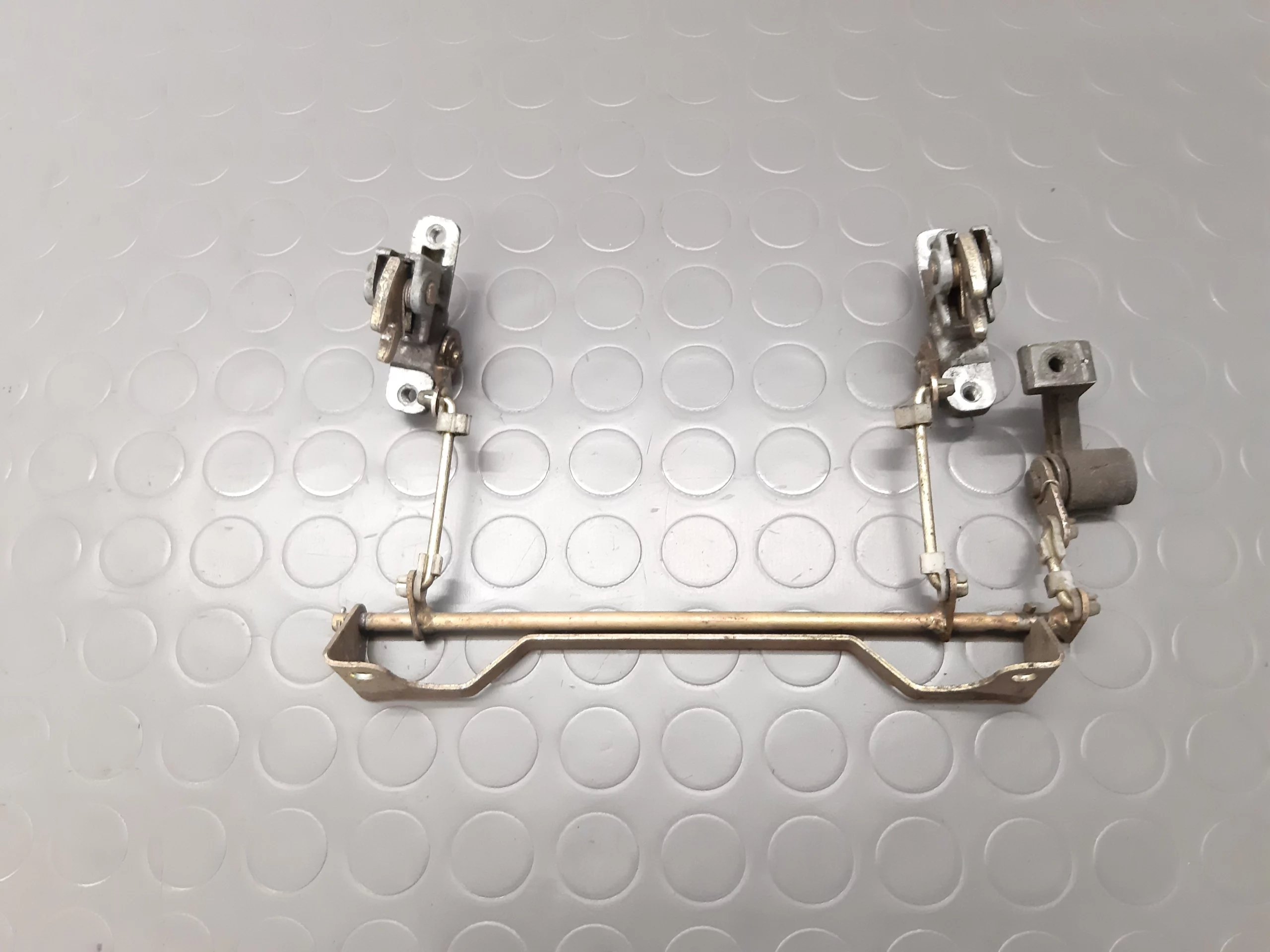 Support de selle Kawasaki GTR 1000 année 1986-94
