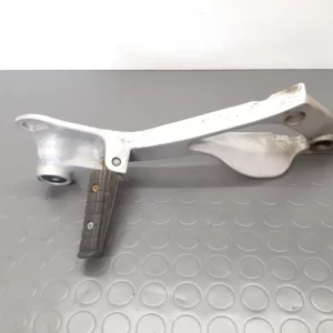 Repose-pieds arrière droit Yamaha TDM 850 3VD année 1991-95