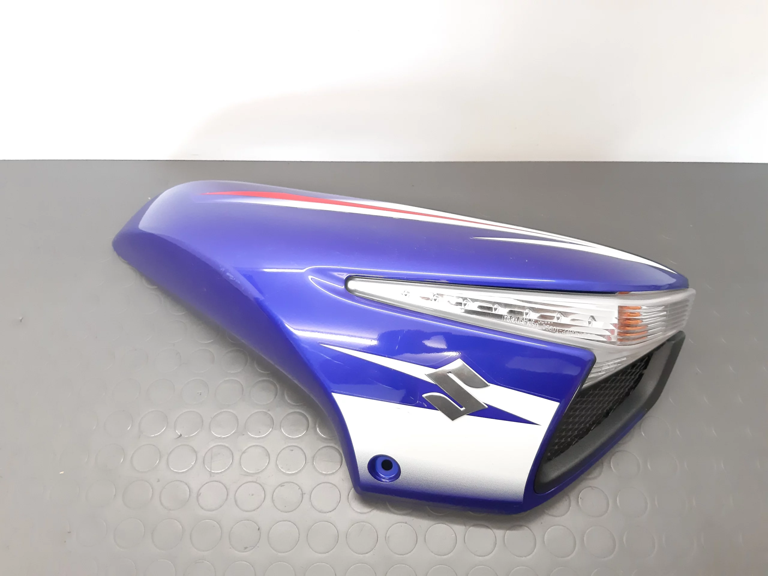 Side fairing 44171-23H Suzuki GSX 1300 BK B-King , K8-K9