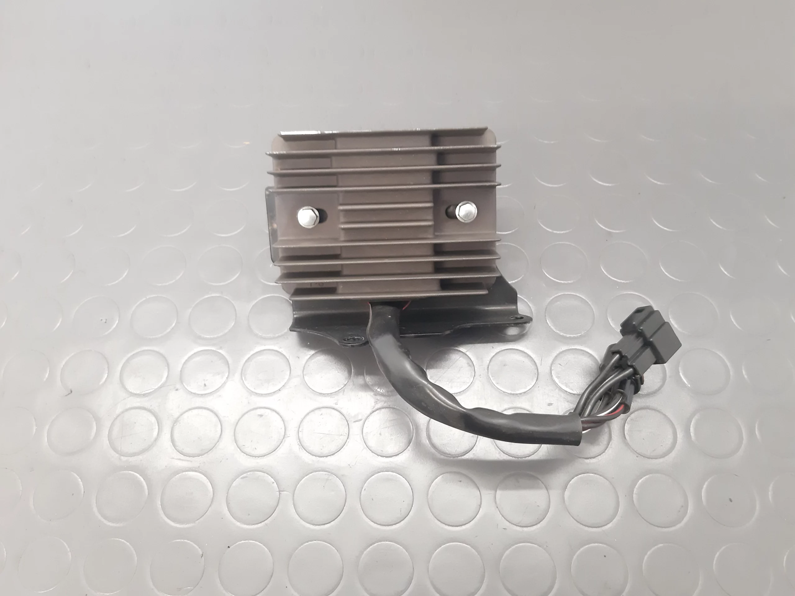 Voltage regulator Suzuki GSF 650 Bandit ABS K7 Yr. 2008