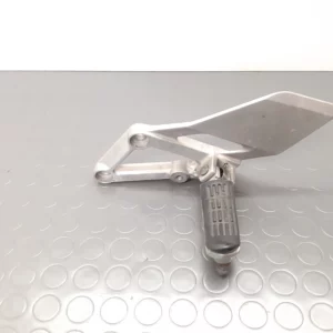 Repose-pieds gauche Honda CBR 600 F année 1996