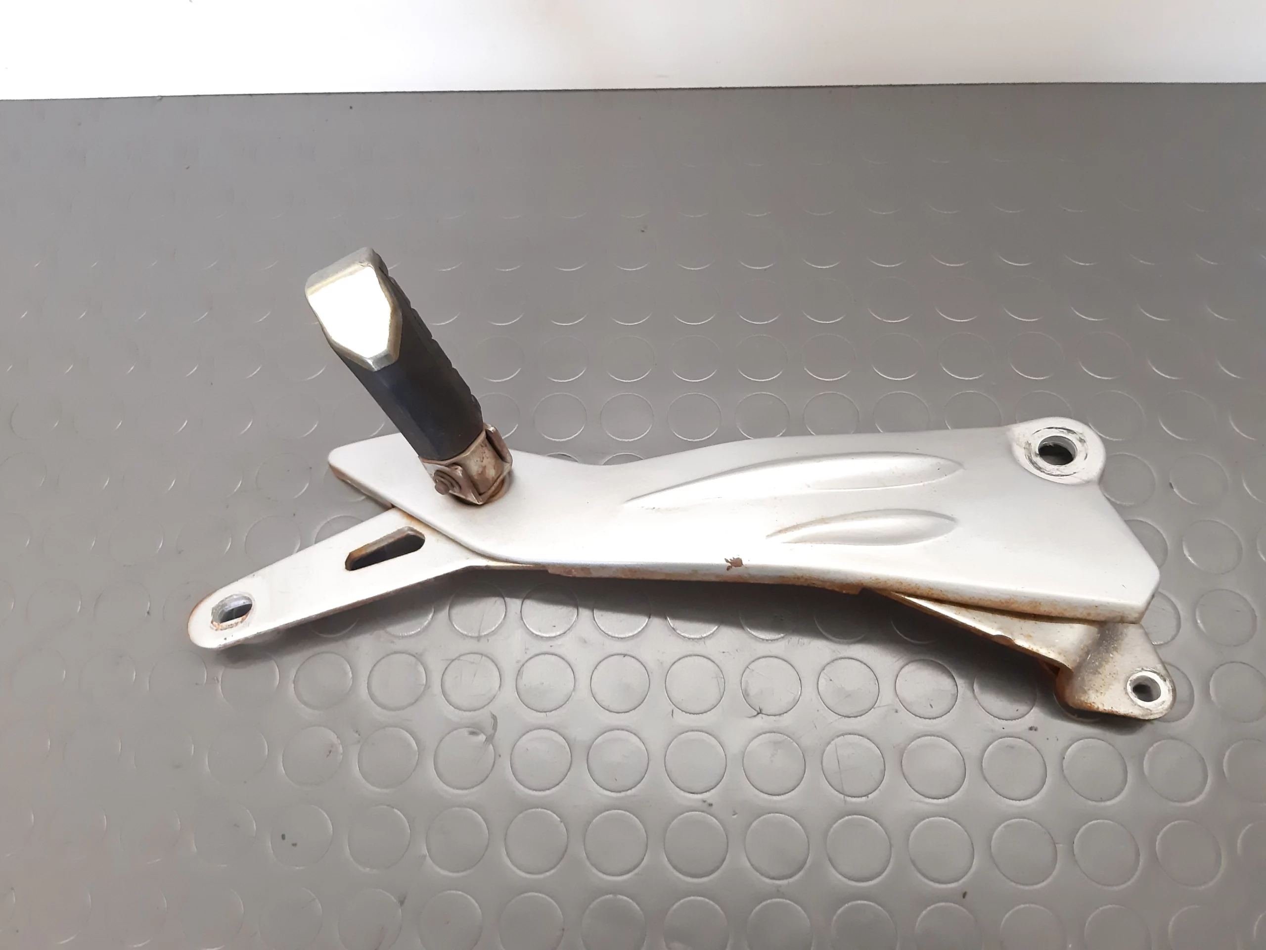 Footrests right Yamaha YBR 125 CUSTOM Yr. 2008-2016