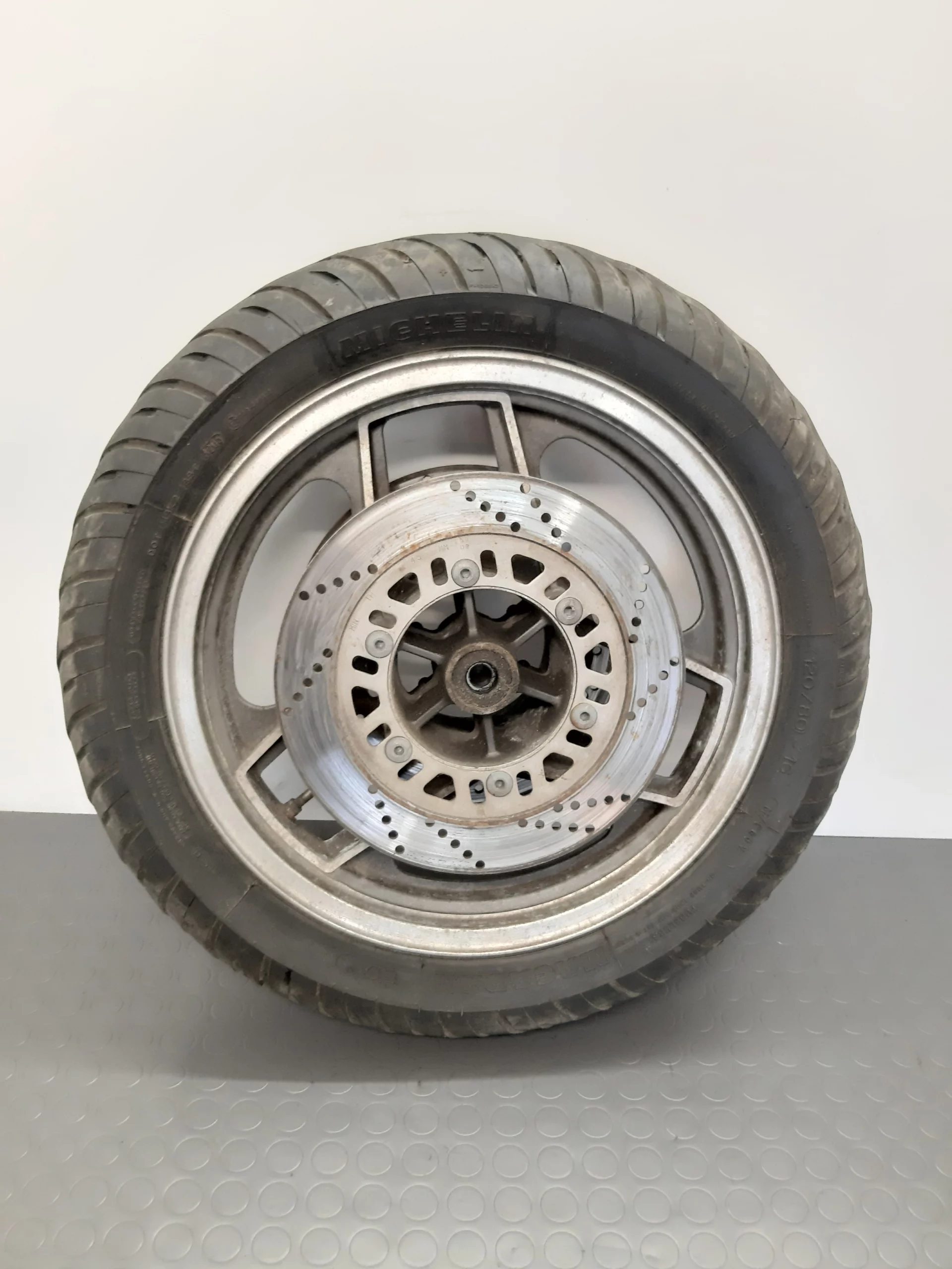 Front wheel Kawasaki GPZ 900 R (ZX900R) year 1984-93