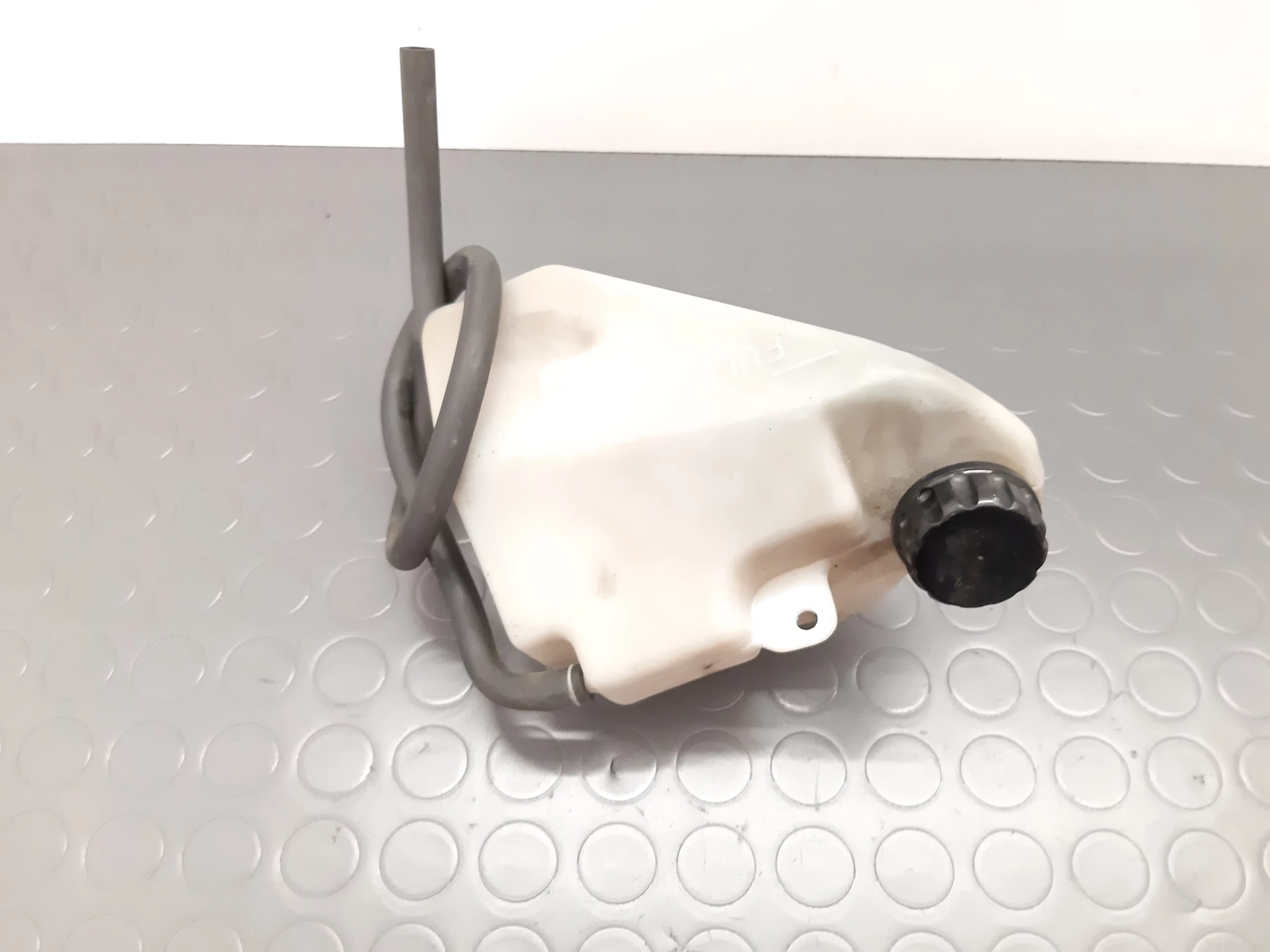 Réservoir de liquide Kawasaki GPZ 900 R (ZX900R) année 1984-93