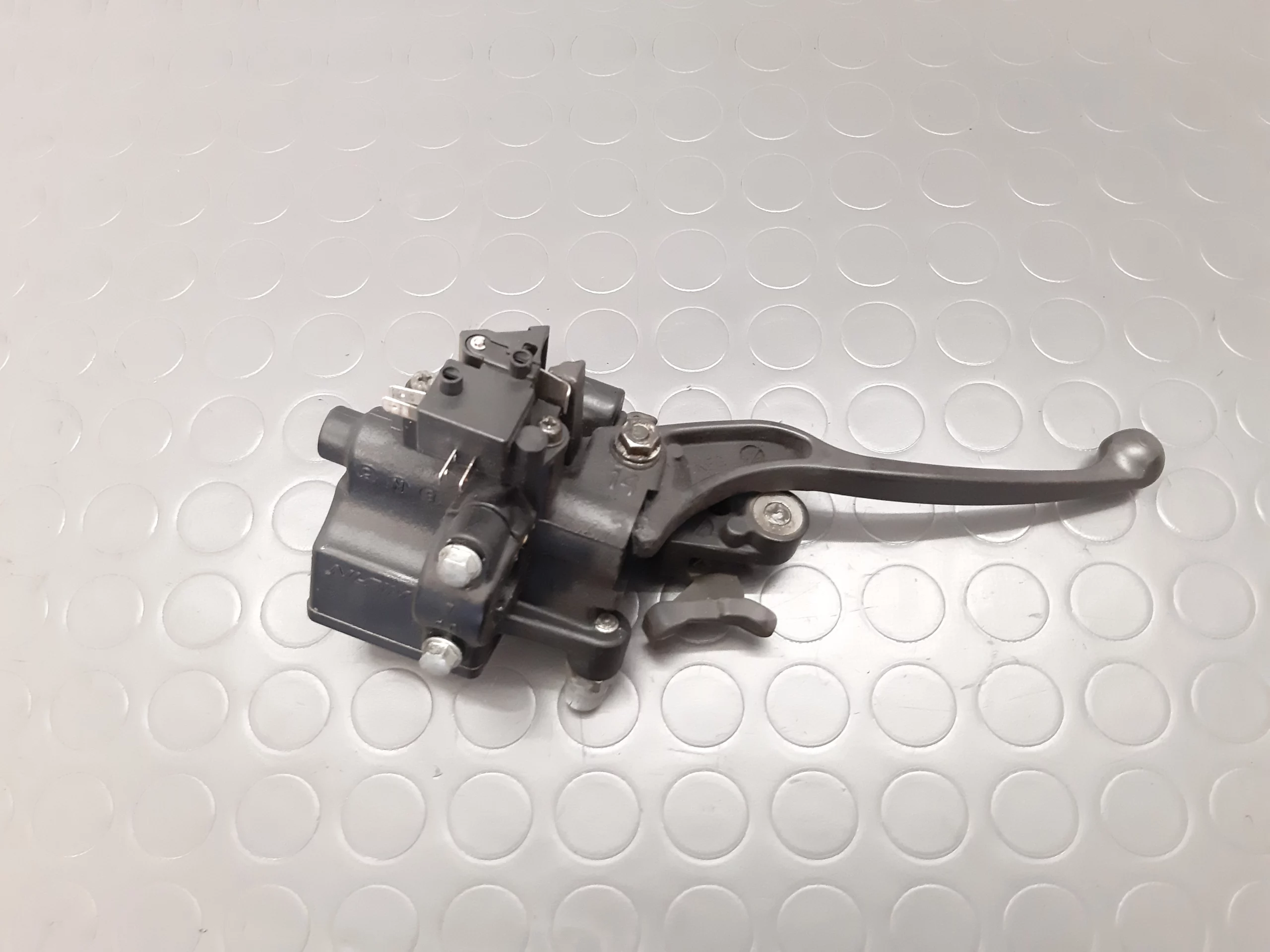 Brake lever/brake pump left HONDA FES 125 PANTHEON (JF05) year 1998-2002 - Image 2