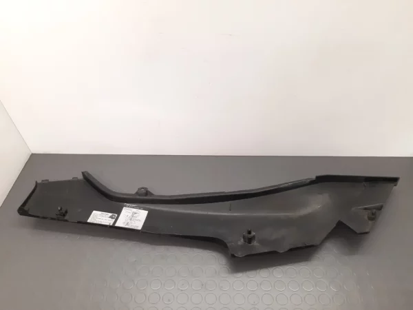 Carénage latéral gauche Yamaha FZ 750 (1FV) année 1985-93 – Image 2