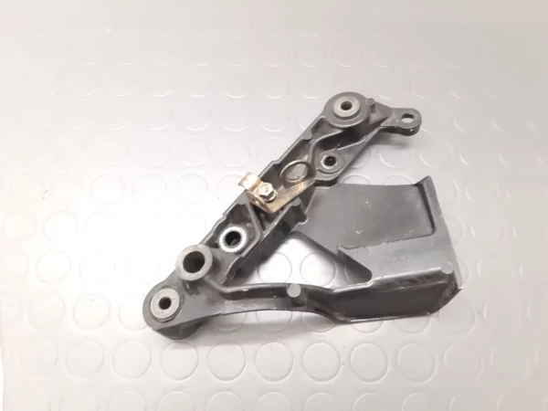 Fussrasten Befestigung rechts Yamaha FZ 750 (1FV) Jg. 1985-93 – Bild 2