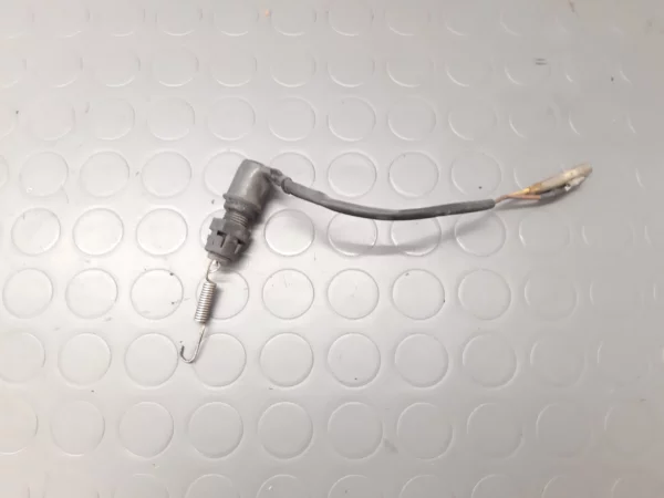 Interrupteur de feu arrière Yamaha FZ 750 (1FV) année 1985-93