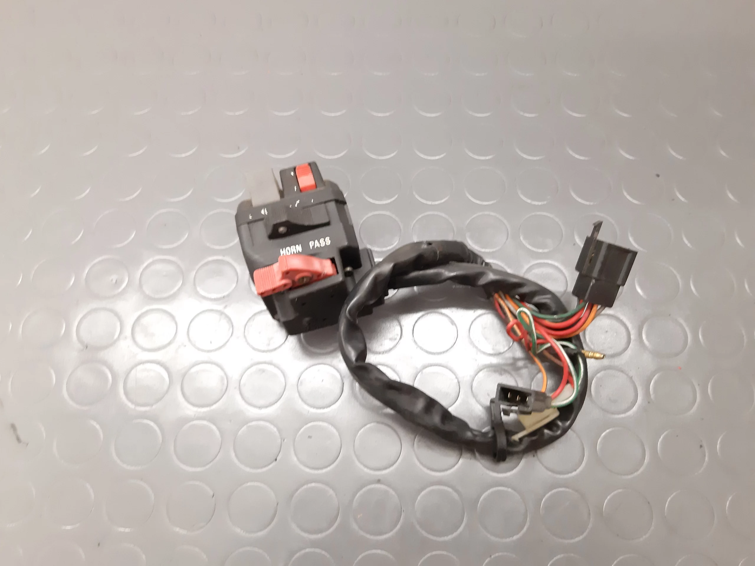 Interrupteur Kawasaki GPZ 1100 B1/B2 année 1981-1983