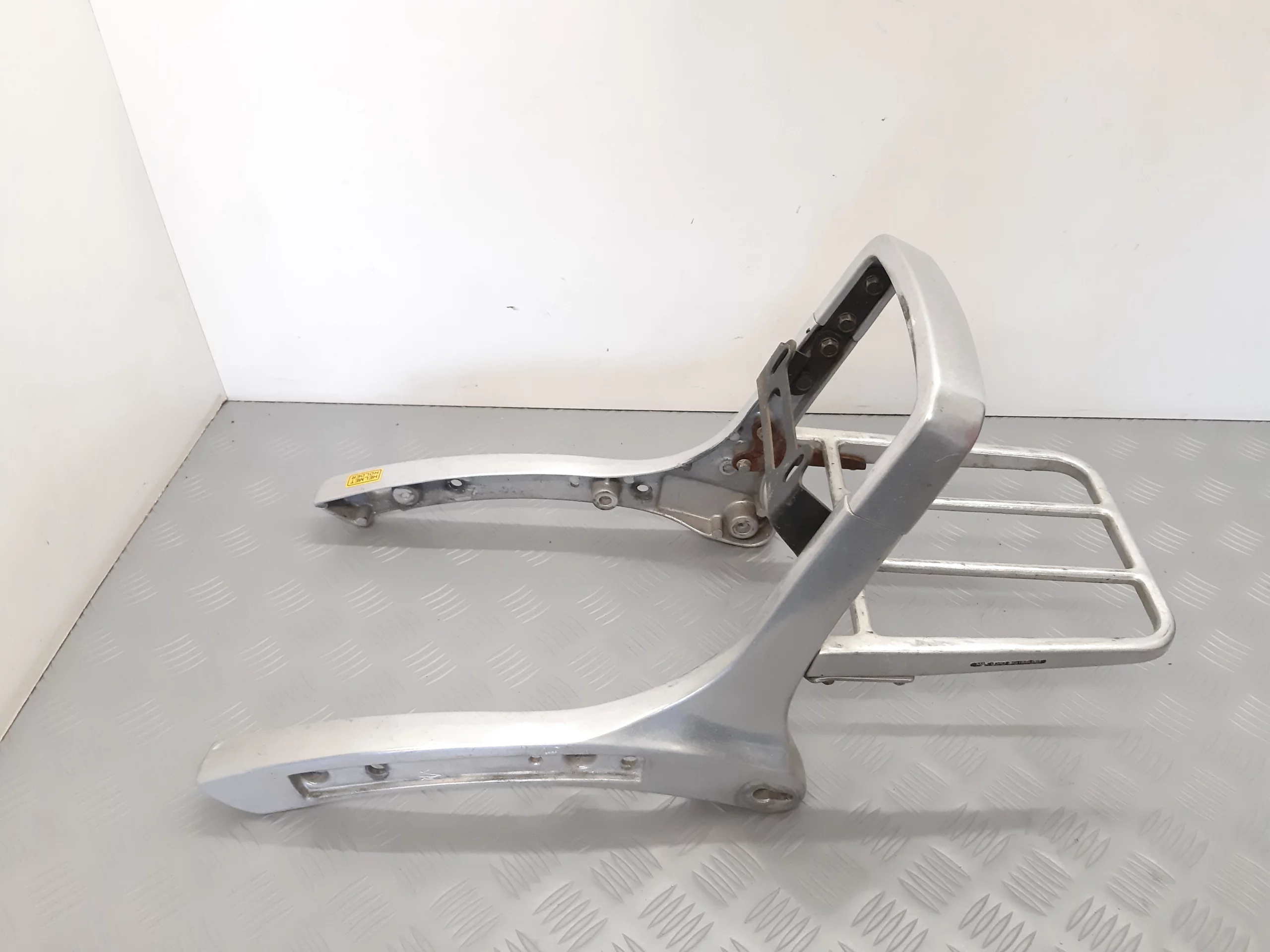 Porte-bagages Honda VT 750 (RC14) année 1984-86 – Image 2