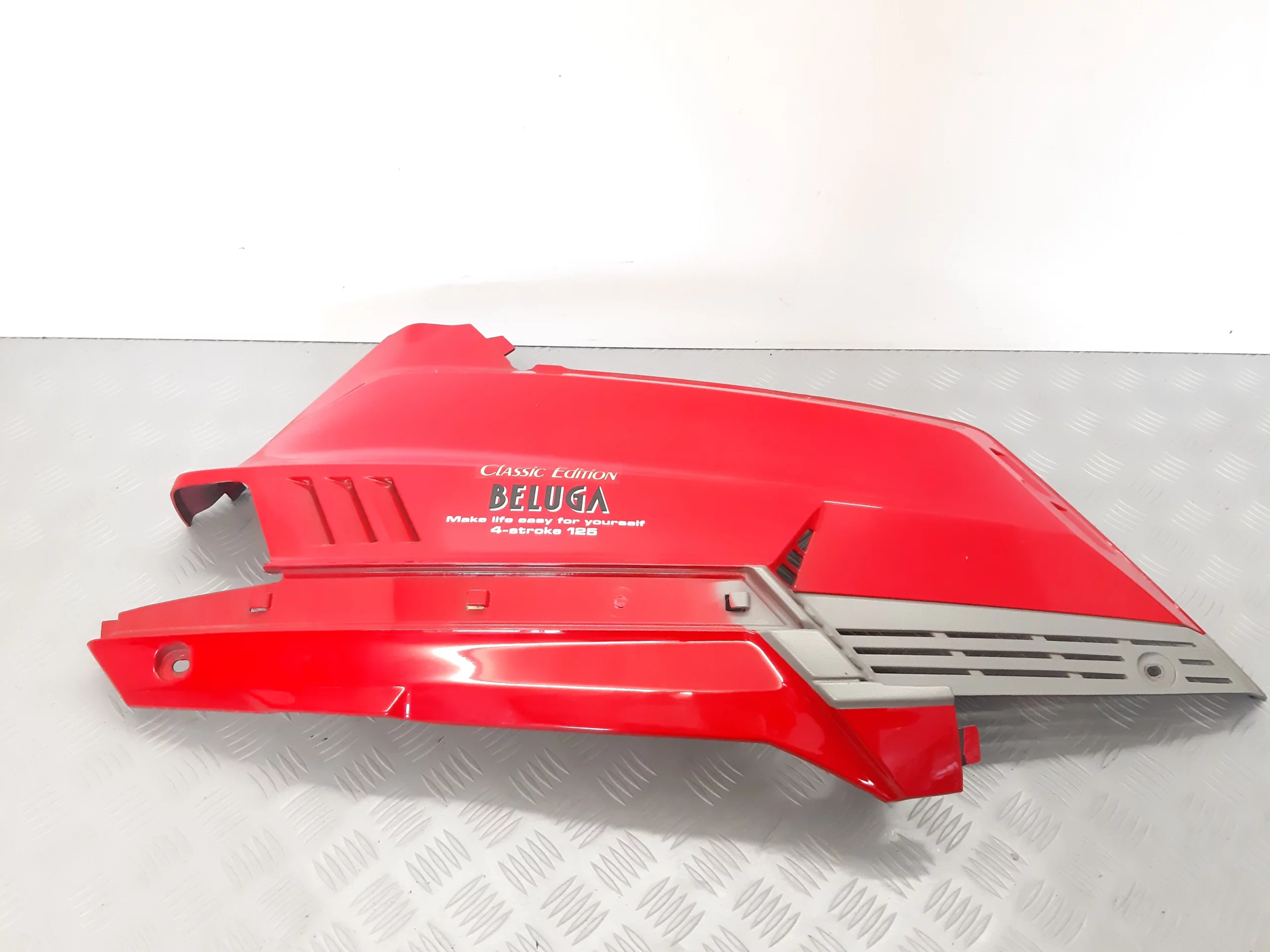 Habillage latéral droit Yamaha XC 125 BELUGA année 1990-98