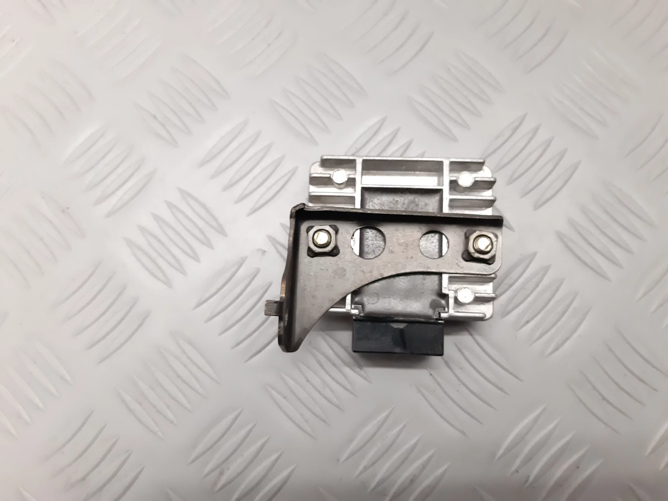 Regolatore di tensione SH553 Yamaha XC 125 BELUGA anno 1990-98 - immagine 2